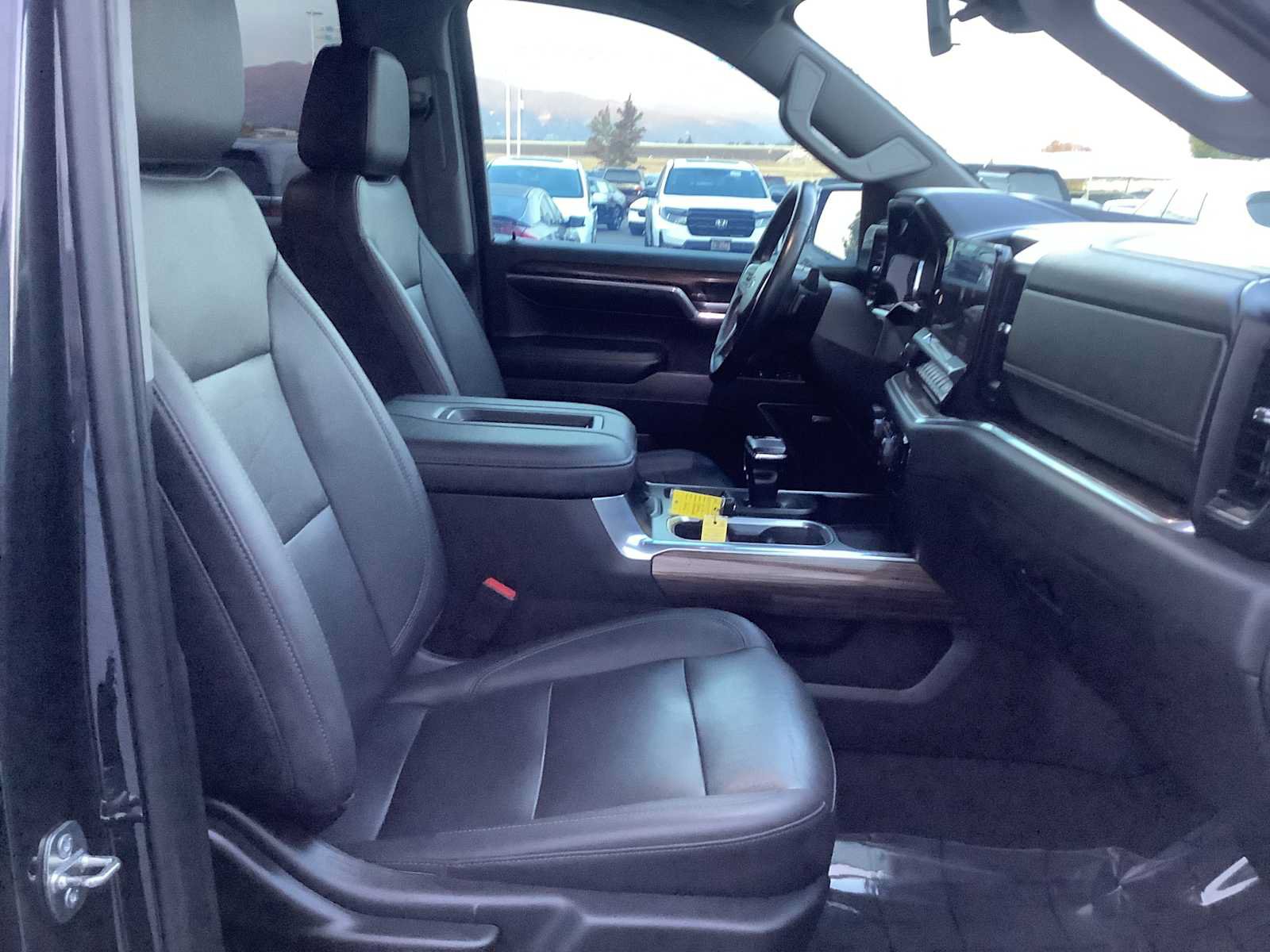 Used 2022 Chevrolet Silverado 1500 LT Trail Boss w/ LT Trail Boss Premium Package AWD/4WD image 15