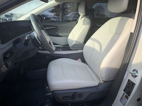Used 2022 Kia EV6 Wind image 17