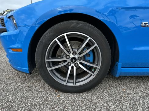 Used 2013 Ford Mustang GT Premium image 11