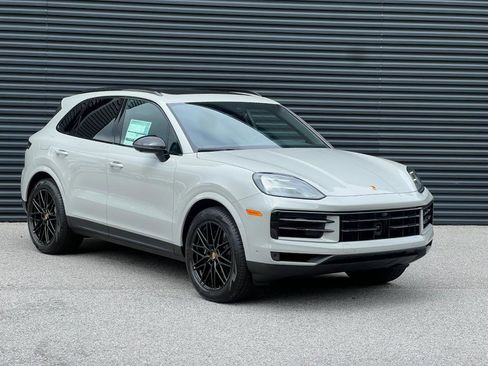 New 2025 Porsche Cayenne image 9