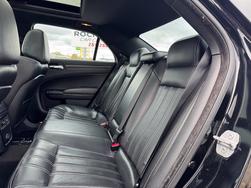 Used 2014 Chrysler 300 S RWD image 10