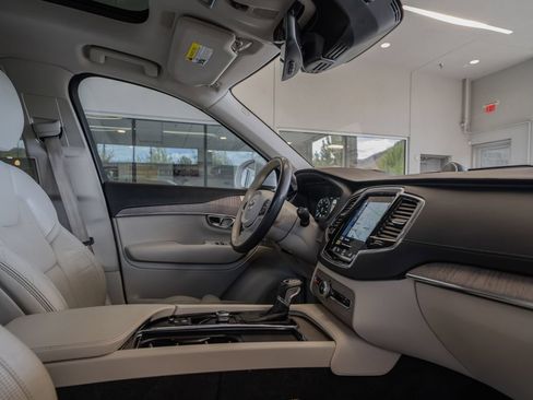 Used 2022 Volvo XC90 T6 Inscription w/ Advanced Package AWD/4WD image 17