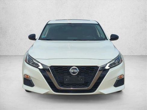Used 2020 Nissan Altima 2.5 SR w/ Premium Package image 2