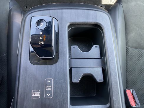 Used 2023 Nissan Ariya FWD image 23