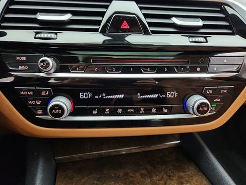 Used 2018 BMW 530i xDrive AWD/4WD image 16