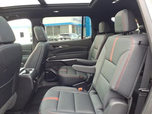 New 2026 Chevrolet Traverse RS w/ LPO, Floor Liner Package FWD image 10