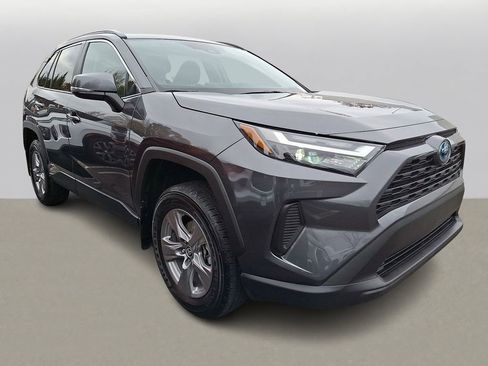 Used 2023 Toyota RAV4 XLE image 3