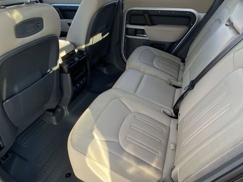 Used 2020 Land Rover Defender 110 SE image 25