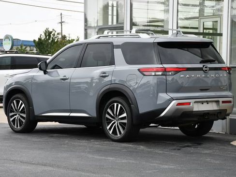 Used 2025 Nissan Pathfinder Platinum AWD/4WD image 10
