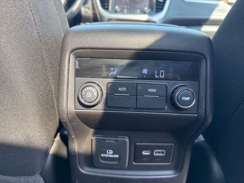 Used 2022 GMC Acadia SLE w/ Driver Convenience Package image 40