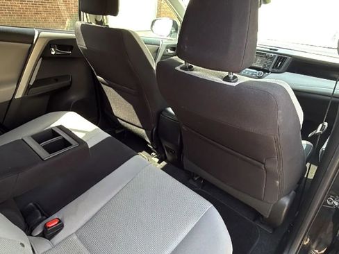 Used 2017 Toyota RAV4 XLE image 28