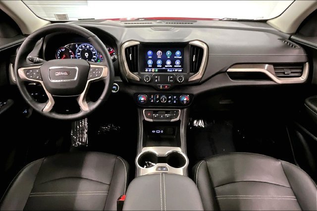 Used 2024 GMC Terrain Denali w/ Denali Premium Package AWD/4WD image 18