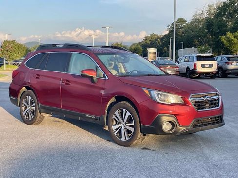 Used 2019 Subaru Outback 2.5i Limited AWD/4WD image 1