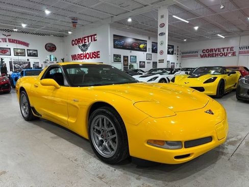 Used 2004 Chevrolet Corvette Z06 w/ Memory Package RWD image 29