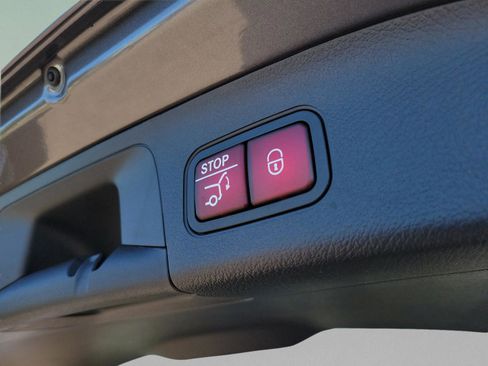 Certified 2026 Mercedes-Benz GLA 250 image 9