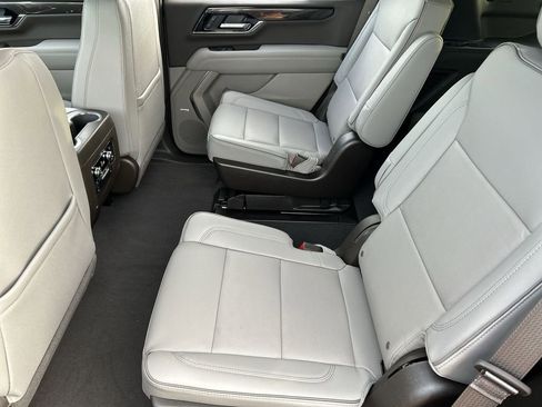 New 2026 GMC Yukon Elevation image 25