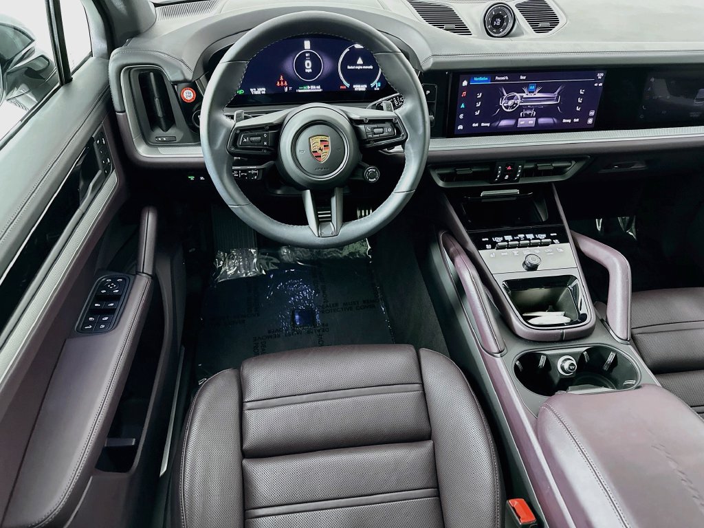 Certified 2025 Porsche Cayenne S AWD/4WD image 25