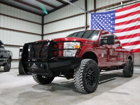 Used 2016 Ford F250 Lariat w/ Lariat Ultimate Package image 3