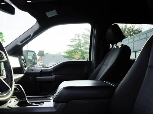Used 2018 Ford F150 XLT w/ Equipment Group 302A Luxury AWD/4WD image 21