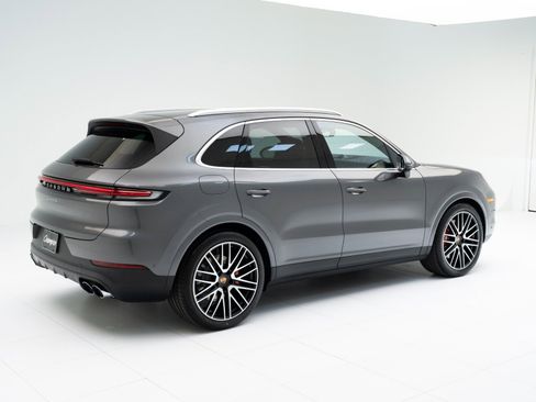 New 2026 Porsche Cayenne S image 9