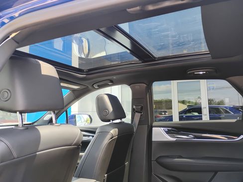 Used 2025 Cadillac XT5 Premium Luxury image 7