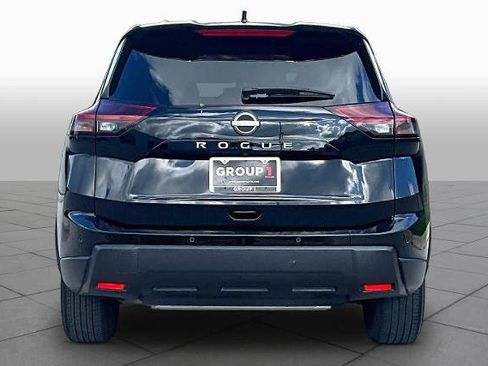 Certified 2025 Nissan Rogue SV FWD image 5
