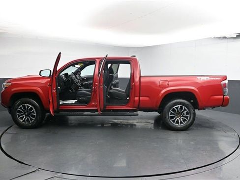 Used 2022 Toyota Tacoma TRD Sport image 40
