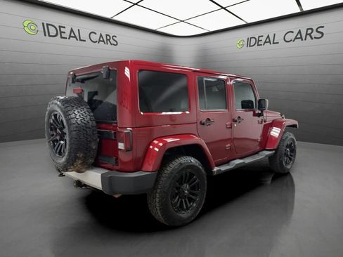 Used 2013 Jeep Wrangler Unlimited Sahara w/ Connectivity Group AWD/4WD image 5
