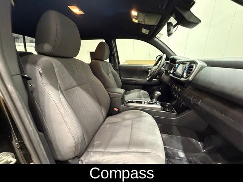 Used 2018 Toyota Tacoma TRD Sport image 14