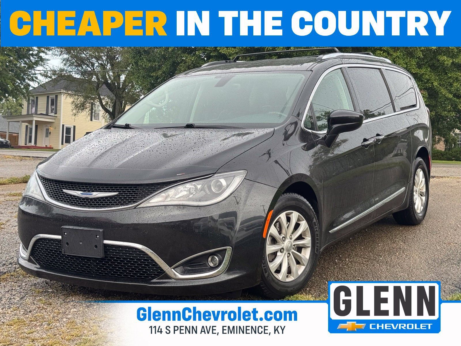 Used 2018 Chrysler Pacifica Touring-L FWD image 1