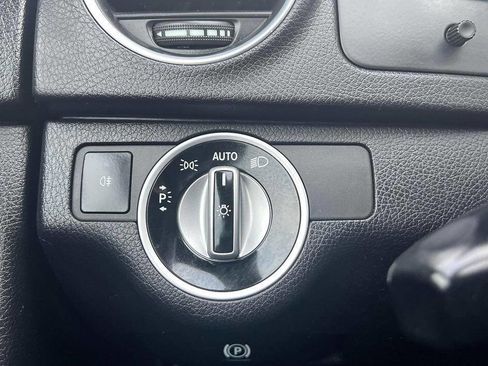 Used 2012 Mercedes-Benz C 250 Sedan image 21