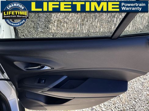 Used 2024 Chevrolet Trax ACTIV w/ Driver Confidence Package image 32