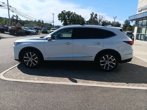 Used 2023 Acura MDX SH-AWD w/ Technology Package image 3