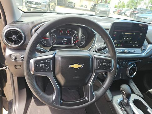 Used 2025 Chevrolet Blazer LT FWD image 17