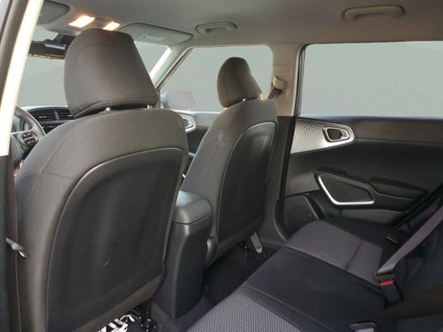 Certified 2025 Kia Soul LX w/ LX Technology Package FWD image 6