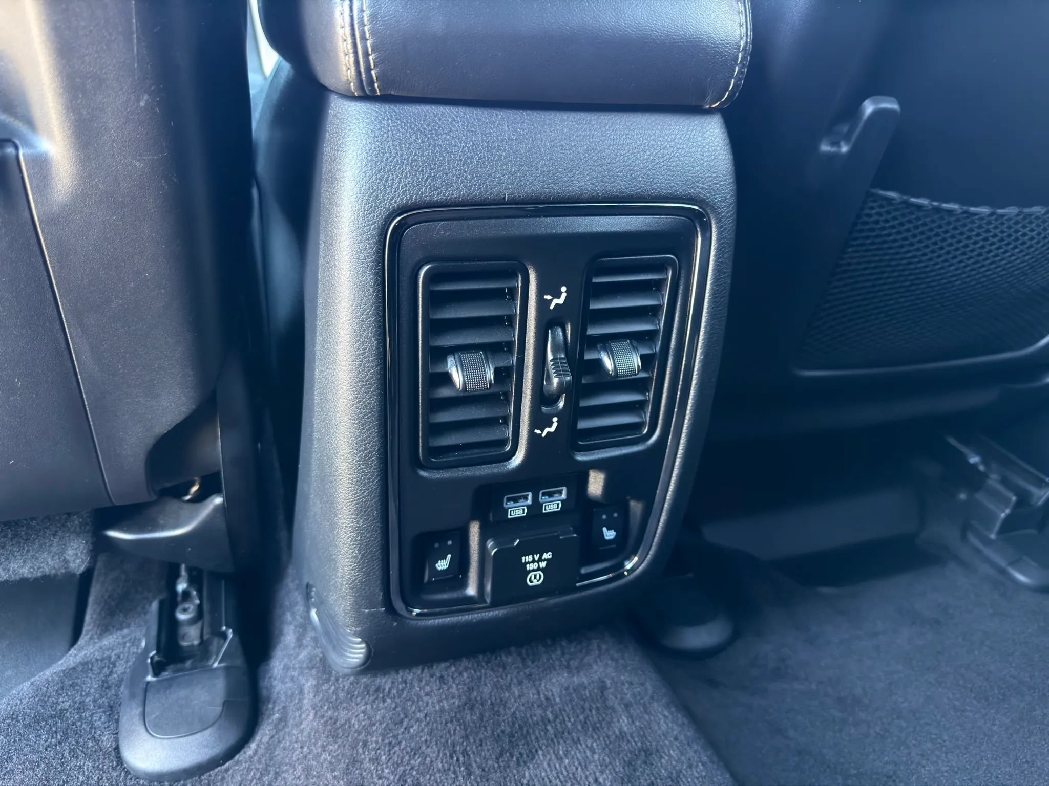 Used 2017 Jeep Grand Cherokee Overland AWD/4WD image 23