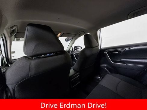 Used 2021 Toyota RAV4 XLE FWD image 10
