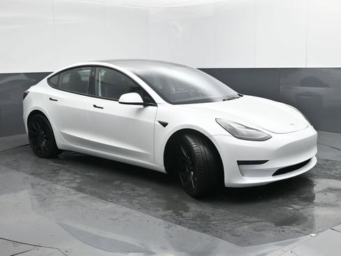 Used 2023 Tesla Model 3 Performance image 7