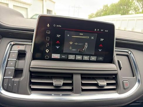 Used 2024 GMC Yukon AT4 w/ AT4 Premium Package AWD/4WD image 34