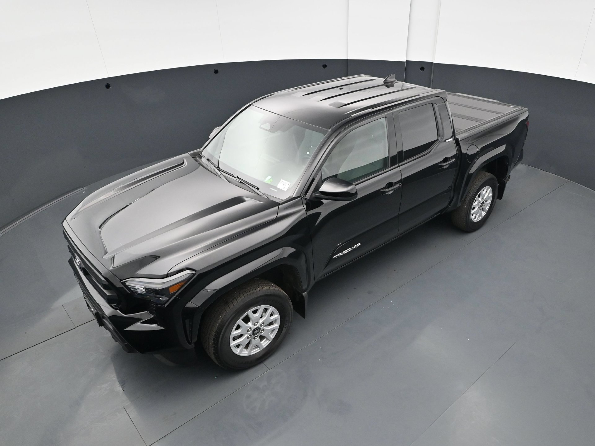 Used 2025 Toyota Tacoma SR5 AWD/4WD image 38