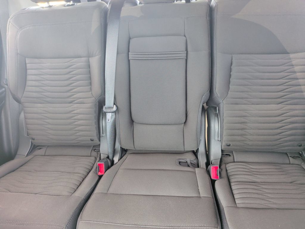 Used 2020 Ford Explorer XLT w/ Comfort Package AWD/4WD image 8