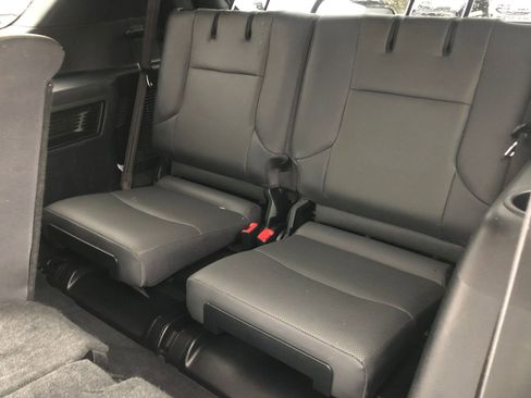 Used 2022 Lexus GX 460 image 36