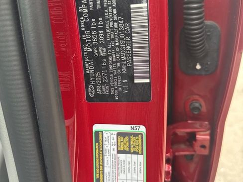 Used 2025 Hyundai Elantra Sport image 55