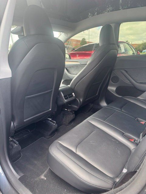 Used 2025 Tesla Model Y Long Range RWD image 8
