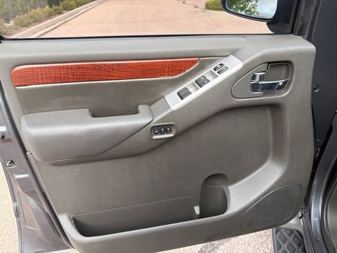 Used 2012 Nissan Pathfinder LE AWD/4WD image 19