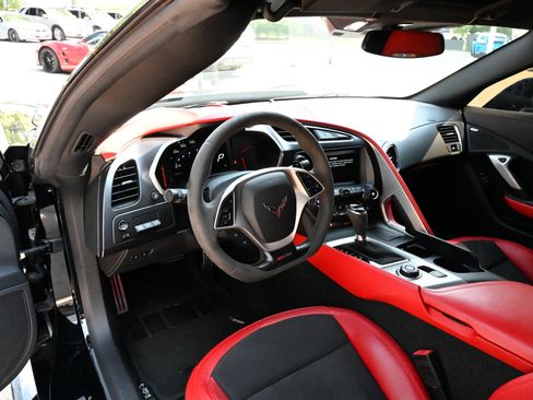 Used 2019 Chevrolet Corvette Z06 RWD image 16