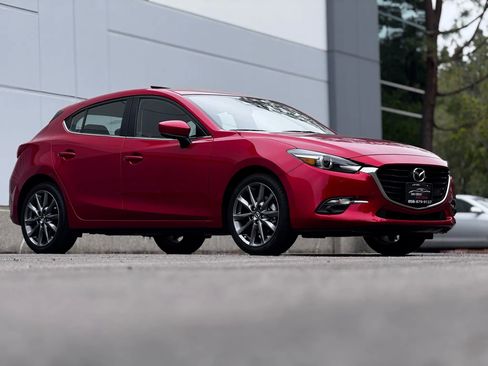 Used 2018 MAZDA MAZDA3 Grand Touring image 1