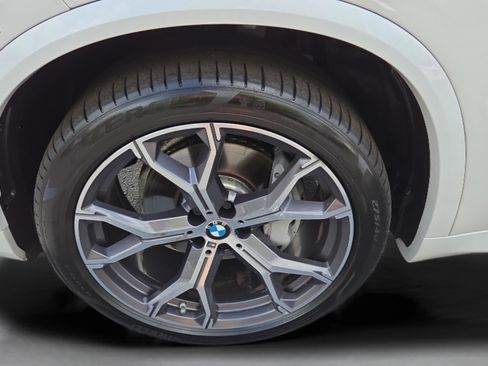Used 2021 BMW X5 xDrive40i w/ M Sport Package image 23
