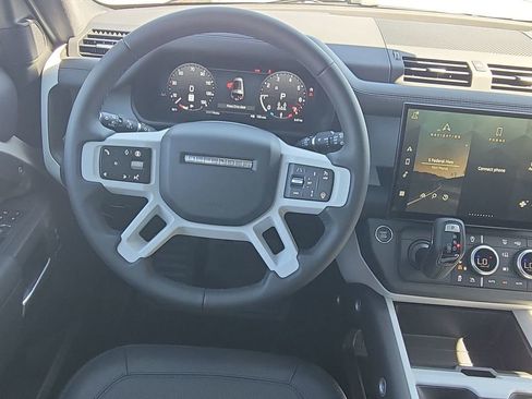 New 2026 Land Rover Defender 130 X-Dynamic SE image 18