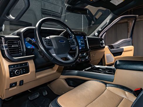 Used 2023 Ford F250 Lariat w/ Lariat Ultimate Package image 12